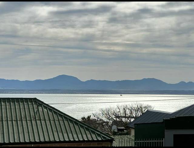 3 BEDROOM APARTMENT FOR SALE IN MOSSEL BAY CENTRAL